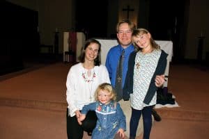 Nuevos Misioneros Laicos Maryknoll empiezan su misión con un llamado a promover la no violencia en el mundo