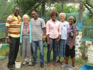 Semillas de paz plantadas en un barrio peligroso de Haití dan lugar a un oasis