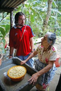 Misionero Maryknoll hace diferencia en El Salvador