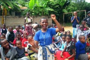 Niños de Tanzania aprenden a ser mentores y ejemplos unos para otros