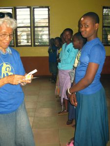 Niños de Tanzania aprenden a ser mentores y ejemplos unos para otros