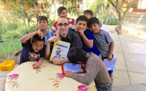 Candidato a hermano Maryknoll vive el aprendizaje en los márgenes