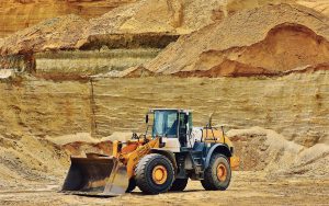 Tractor en una mina. Canadá: Cambios en el sector extractivo.