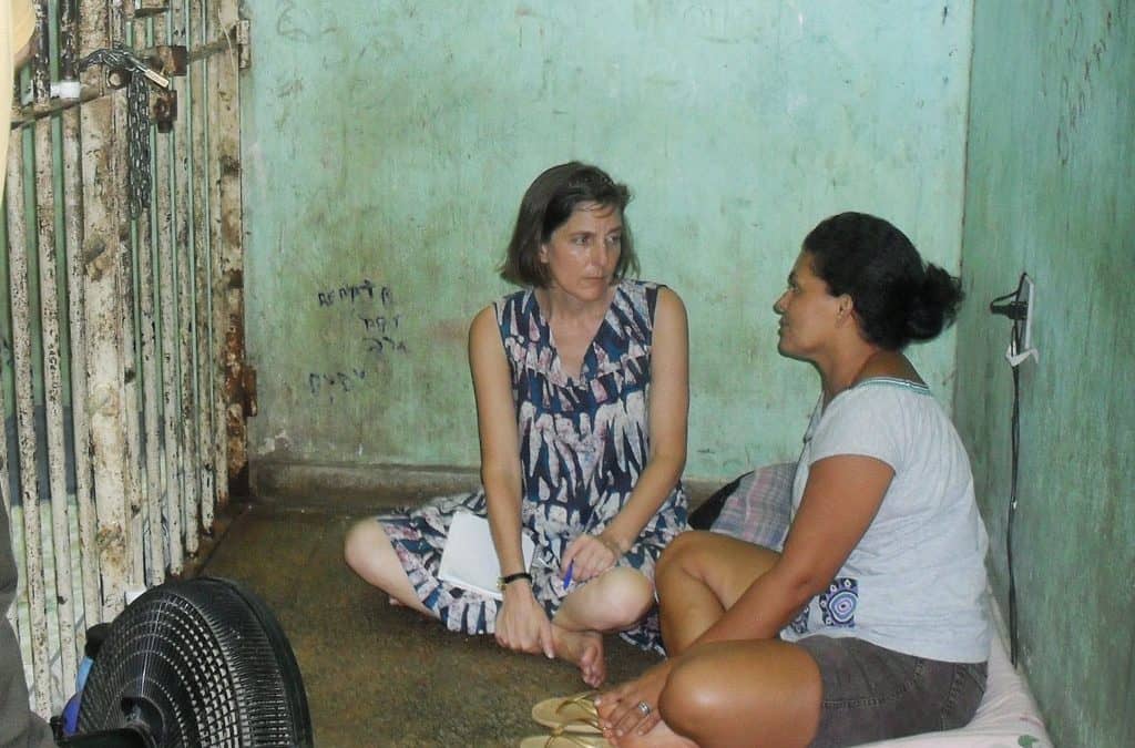 Encarcelamiento Femenino: Necesitan Ayuda, No prisión