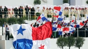 Jóvenes panameños celebra que la siguiente JMJ tendrá lugar en Panamá en enero 2019. (CNS/Polonia)