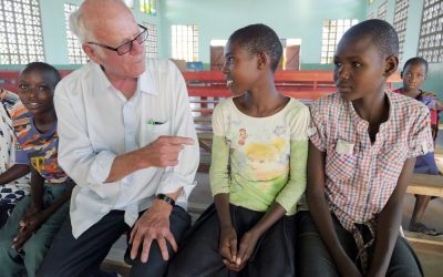 Misionero apoya a personas Watatulu en Tanzania