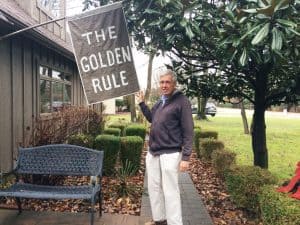Ray Kalainikas sigue la Regla de Oro presente en el Sermón de la Montaña, según el Evangelio de San Mateo. (Cortesía de Deborah Smarth/ Nueva Jersey)