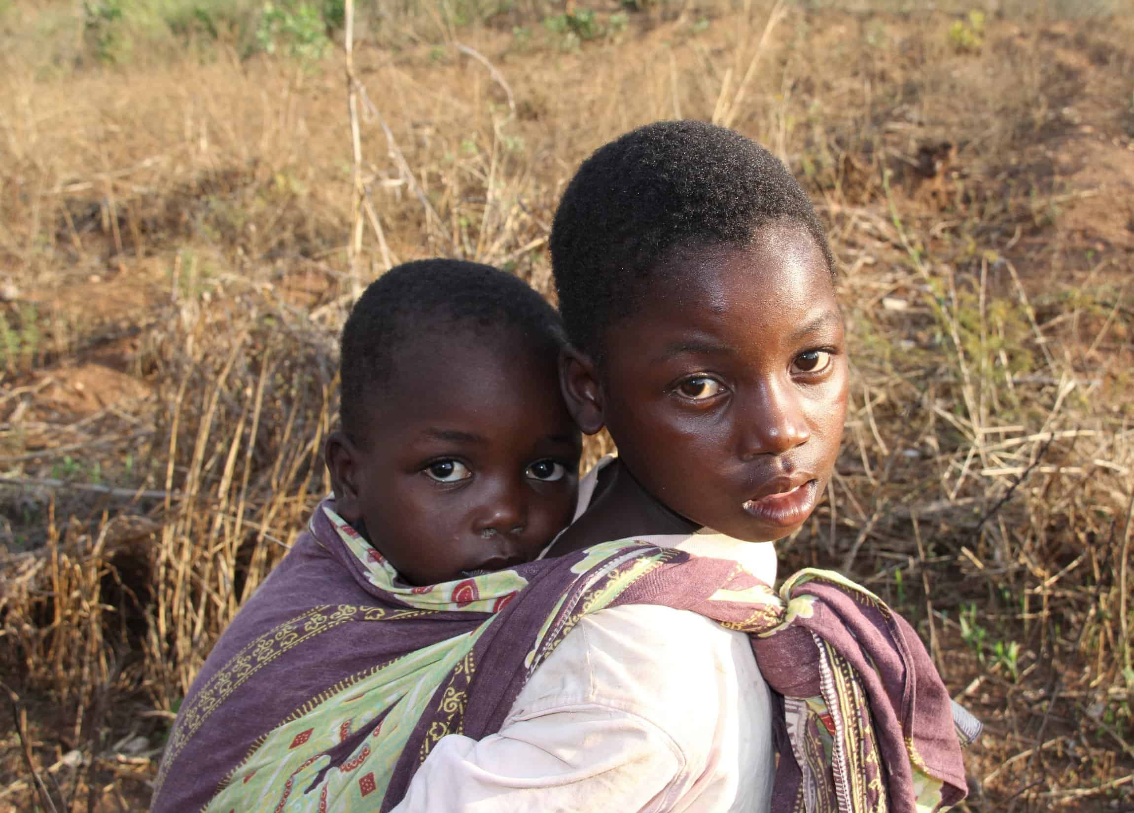 La pandemia del SIDA en Kenya preparó al Padre Maryknoll Richard Bauer para ofrecer guías a trabajadores de salud ante cualquier pandemia.