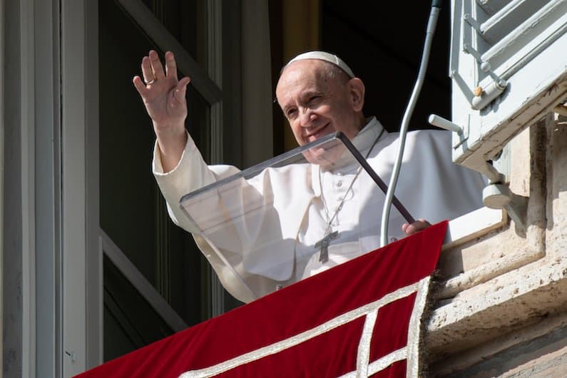 El Amor a Dios Siempre Se Mide por el Amor al Prójimo, dice el Papa