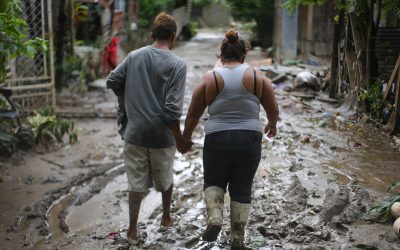 MUNDO: Dos devastadores huracanes azotaron Centro América