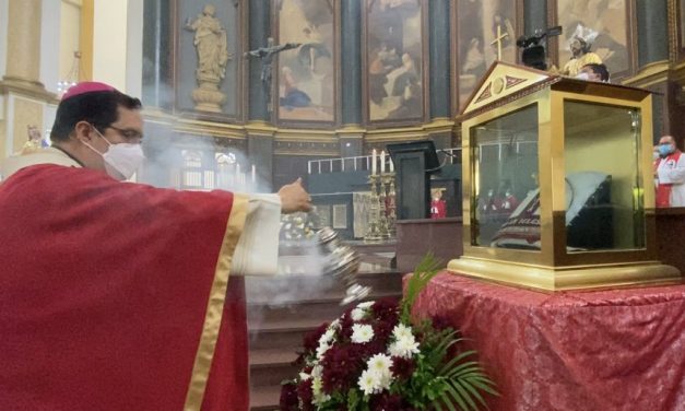 A pesar de la pandemia, El Salvador se reúne para recordar a San Romero