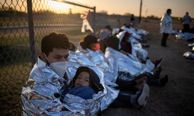 Obispos en la frontera piden a políticos que acojan y protejan a migrantes