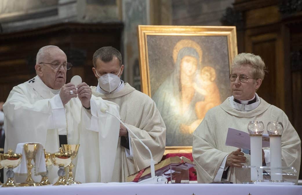 Papa llama a los católicos a ser misioneros de la misericordia de Dios