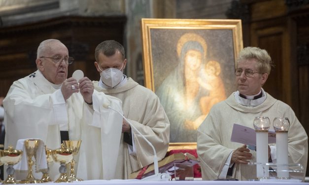 Papa llama a los católicos a ser misioneros de la misericordia de Dios