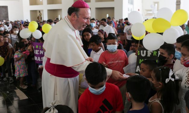 Nuncio le dice a pueblo mexicano asediado: la Iglesia está con ustedes  