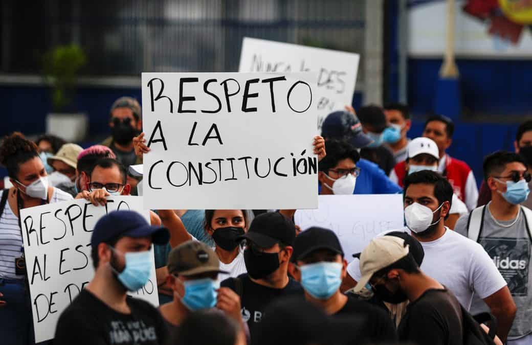 Con nuevos legisladores, El Salvador cae en un caos político