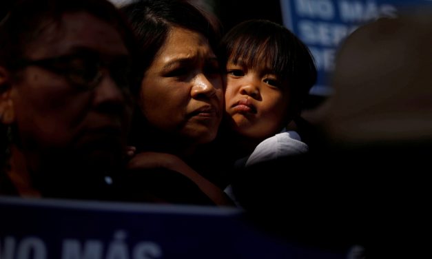 Niños separados por la política de Trump se reunirán con sus familias