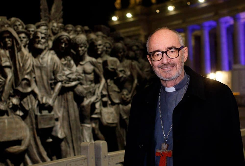 Cardenal Czerny pide a obispos ampliar ministerio pastoral a migrantes