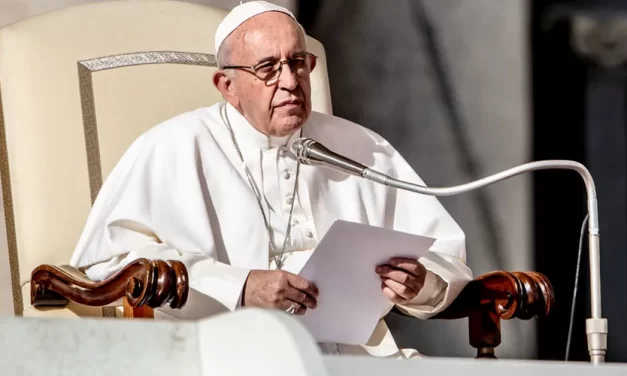 Papa Francisco llama a no seguir por el camino de la destrucción del hombre y la creación