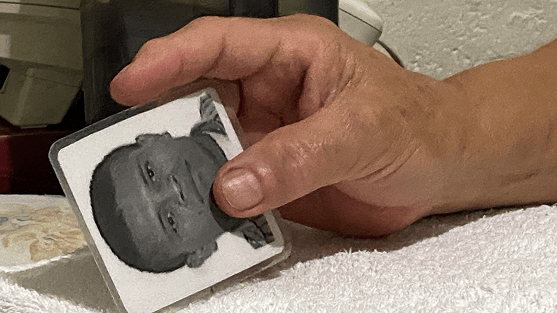 Once años tras una masacre de migrantes, una madre recuerda a su hijo