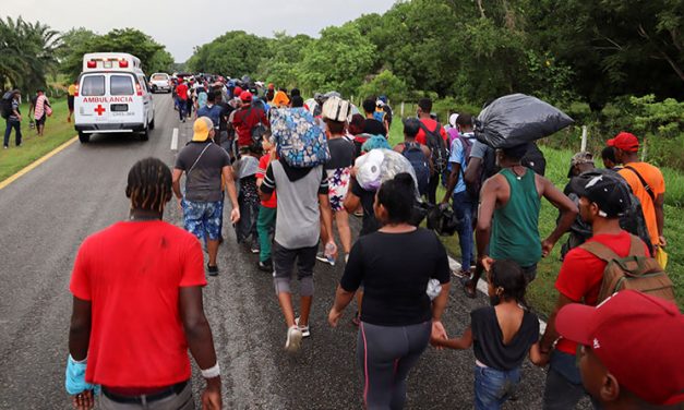 Obispos mexicanos se solidarizan con migrantes de caravana interrumpida