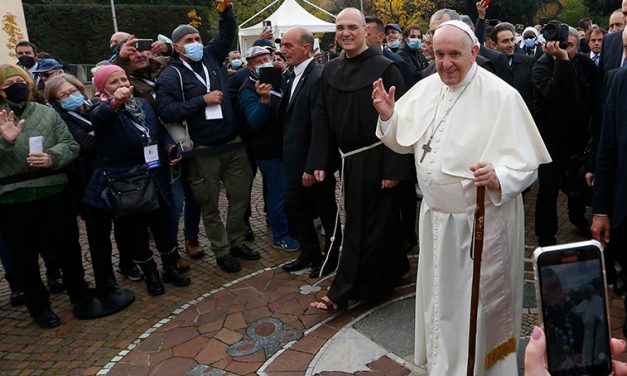 Papa en Asís: Pidamos al Señor que nos ayude a encontrar siempre la serenidad y la alegría