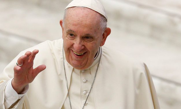 Dios da fortaleza, guía a los que están en dificultad, dice el papa