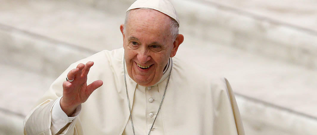Dios da fortaleza, guía a los que están en dificultad, dice el papa