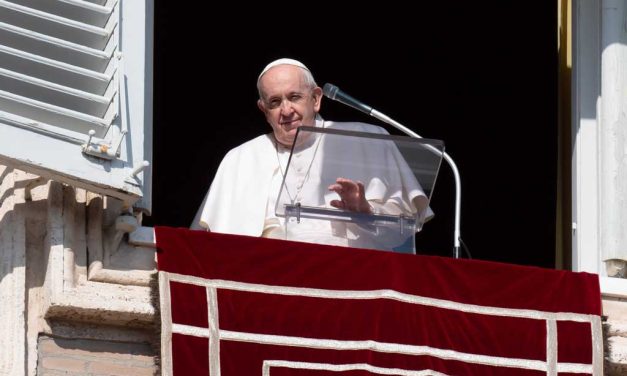 Con Dios, se puede vivir con confianza y optimismo, dice el papa