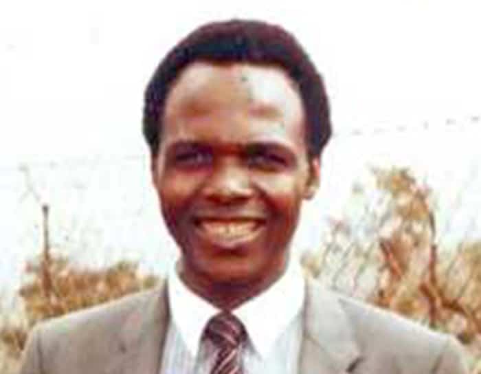 After World Mission Sunday Mass at St. Ferdinand Church, pastor Father Jason Torba and Cardinal Blase Cupich greet the congregation, including all those who do mission in Chicago. (Julie Jaidinger, Chicago Catholic/U.S.)
