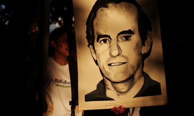 El Salvador acusa a expresidente de asesinatos de jesuitas y de dos mujeres