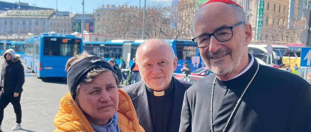 Cardenales llegan a Ucrania y Hungría con misión de alentar esperanza