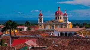 Catedral de Nuestra Señora de la Asunción en Granada, Nicaragua | Crédito: Imagen de Lukáš Jančička en Pixabay
