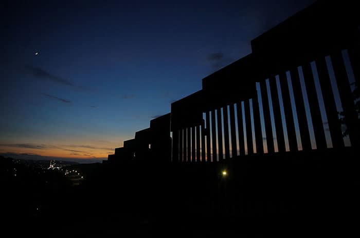 Una vista general desde Tijuana, México, muestra una sección del muro fronterizo entre México y Estados Unidos el 1 de agosto de 2022. (Foto CNS/Jorge Duenes, Reuters)