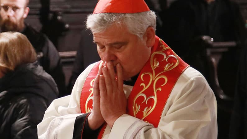 Durante tiroteo, limosnero pontificio ingresa a Ucrania para dar ayuda