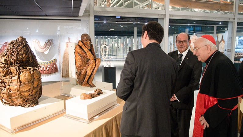 Museos Vaticanos repatrian momias a Perú