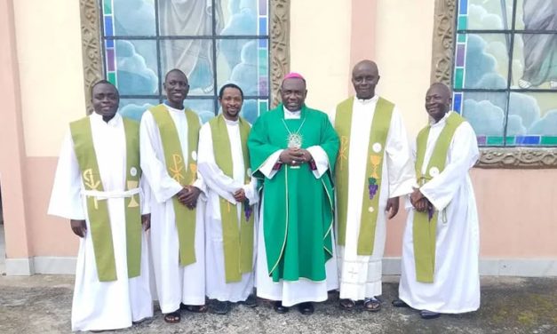 Liberan a sacerdotes y religiosa secuestrados en Camerún
