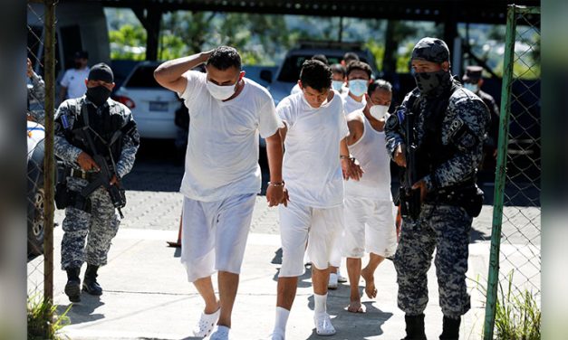 Tras represión en El Salvador, ejército detiene ilegalmente a adolescentes