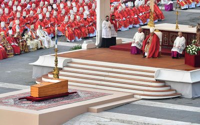 Papa recuerda en funeral la “sabiduría, ternura y devoción” de Benedicto XVI