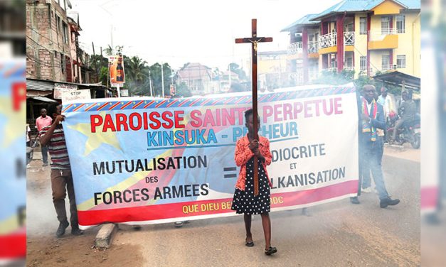 Sacerdote católico muere quemado en Nigeria; otros cristianos en el Congo son asesinados