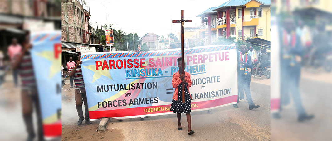 Sacerdote católico muere quemado en Nigeria; otros cristianos en el Congo son asesinados