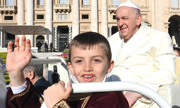 Los ‘leones de teclado’ no evangelizan, dice el Papa Francisco, sólo hacen polémicas