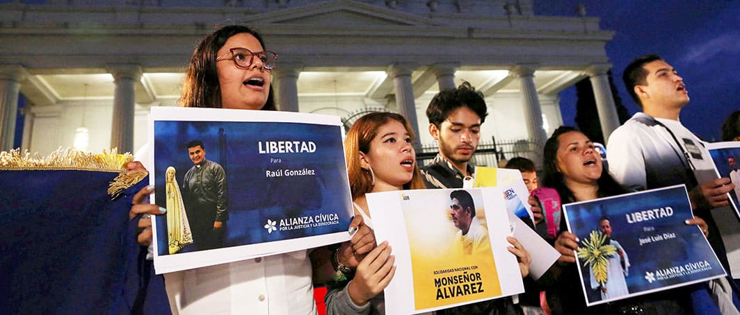 Nicaragua congela cuentas de universidad jesuita