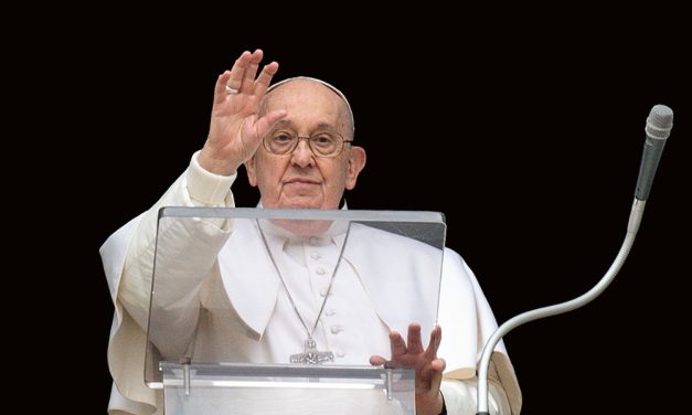 Jesús quiere que todas las personas se salven, dice el Papa en el Ángelus