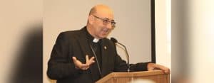 Monseñor David Martínez de Aguirre Guinea, obispo del Vicariato Apostólico de Puerto Maldonado, Perú, y vicepresidente de la REPAM, habló de la necesidad de buscar nuevos caminos para la Iglesia hacia una ecología integral durante un evento el 22 de abril, 2024, en la Catedral de San Mateo Apóstol en Washington D.C. (OSV News photo/Marietha Góngora)