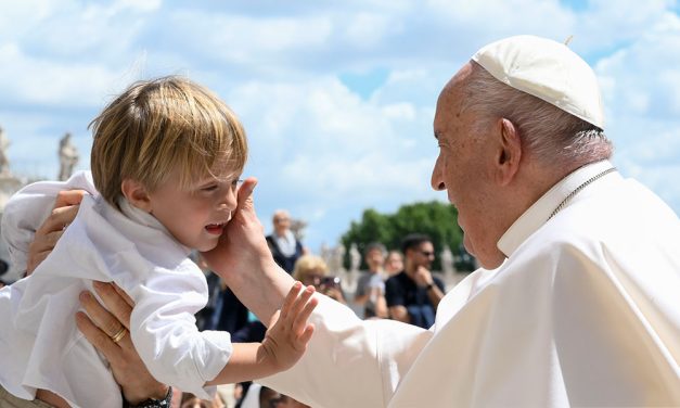 La humildad es la puerta de entrada a las virtudes, dice el Papa