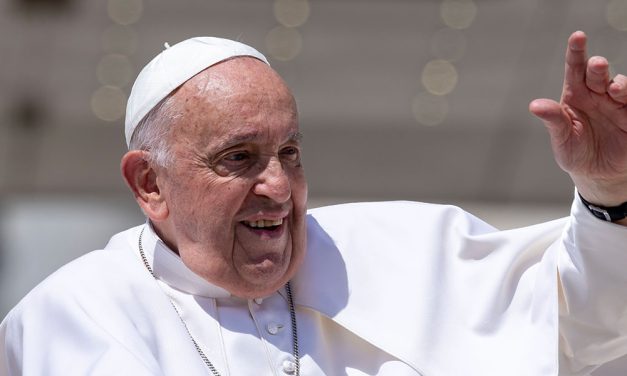El Papa califica de ‘locura’ la demanda de Texas contra Casa Anunciación