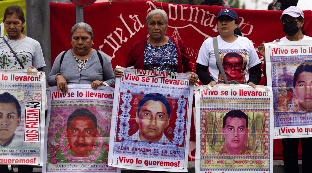 A 10 años de la desaparición de estudiantes mexicanos de Ayotzinapa, familias siguen sin respuesta