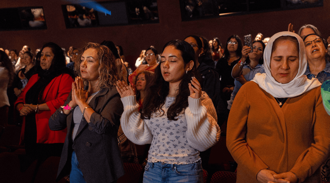 Conferencia de Mujeres Hispanas: María es una escalera que nos lleva a los pies de Jesús