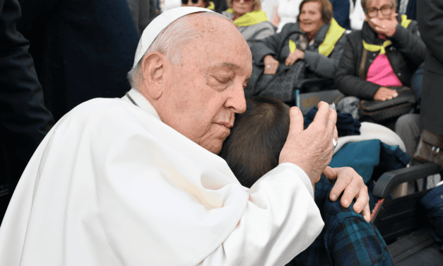 El Papa insta a los cristianos a cultivar con alegría los frutos del Espíritu